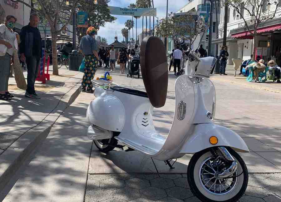 e7 on electric scooter